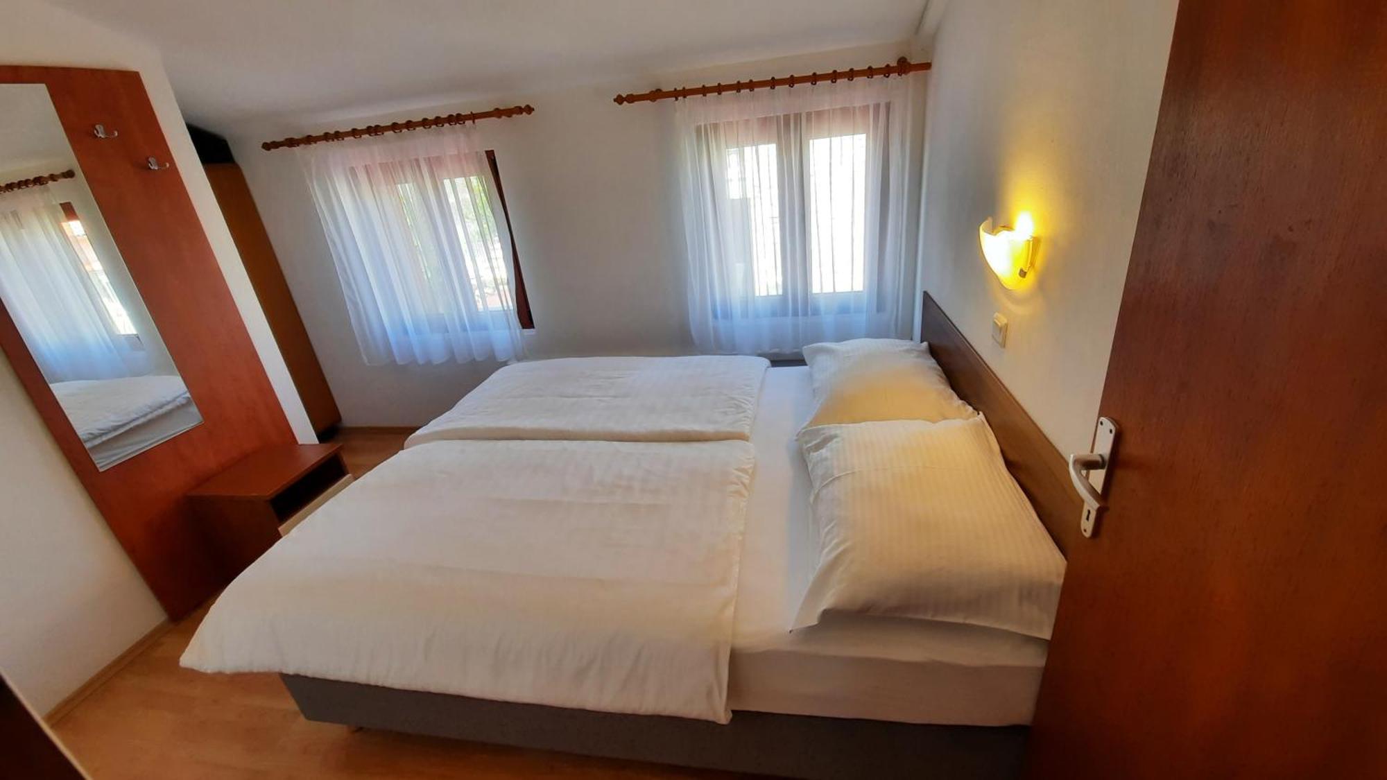 Apartment Pulic Rab Town Esterno foto