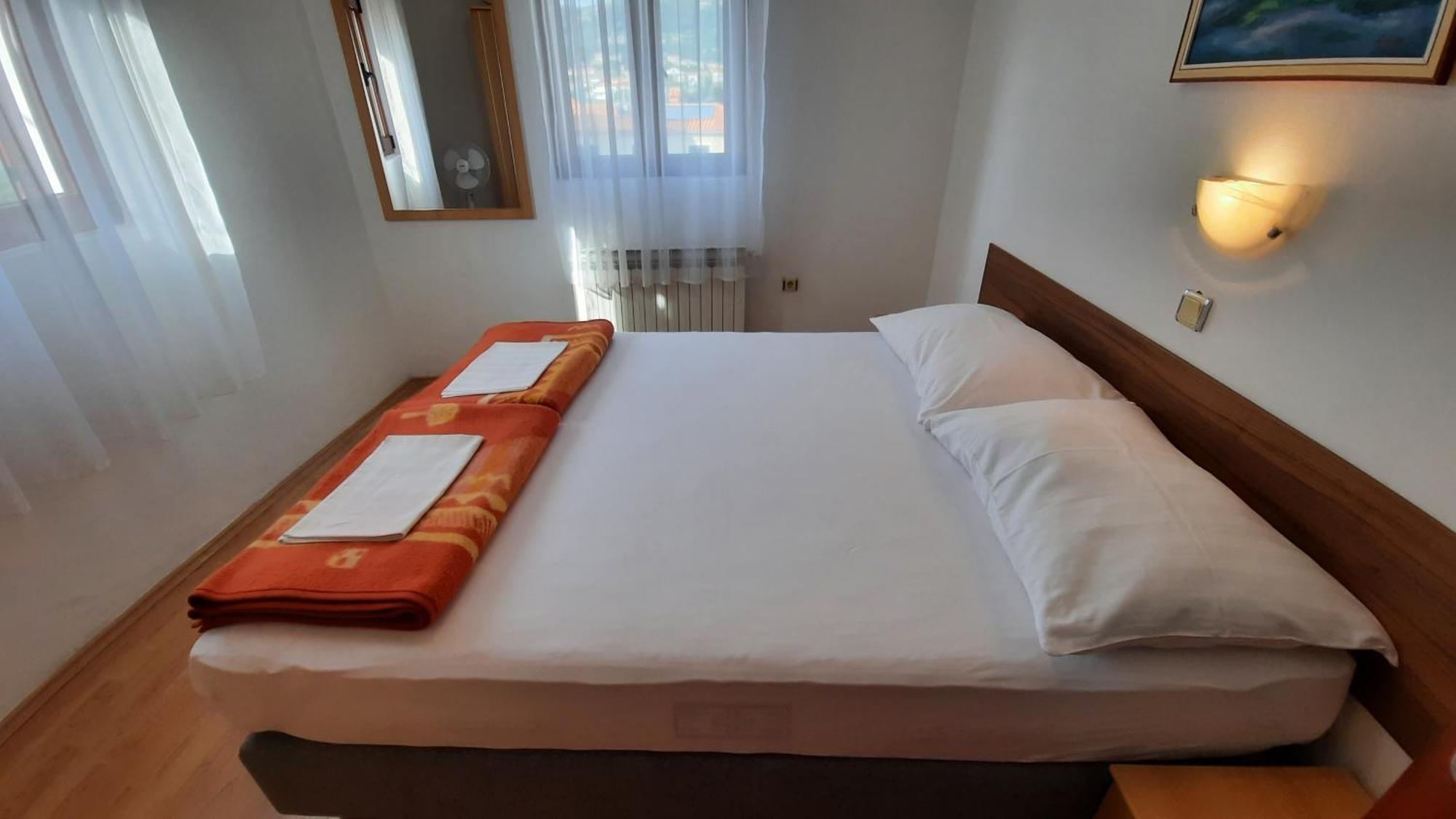 Apartment Pulic Rab Town Esterno foto