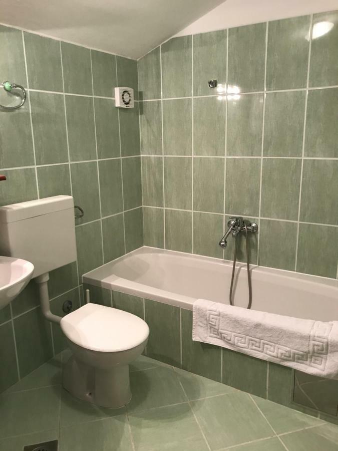 Apartment Pulic Rab Town Esterno foto